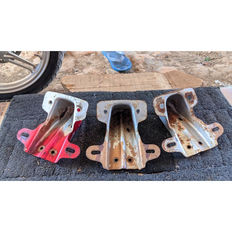 Pangkon / dudukan stopan belakang v80 original pangkon. lampu belakang v80 original copotan