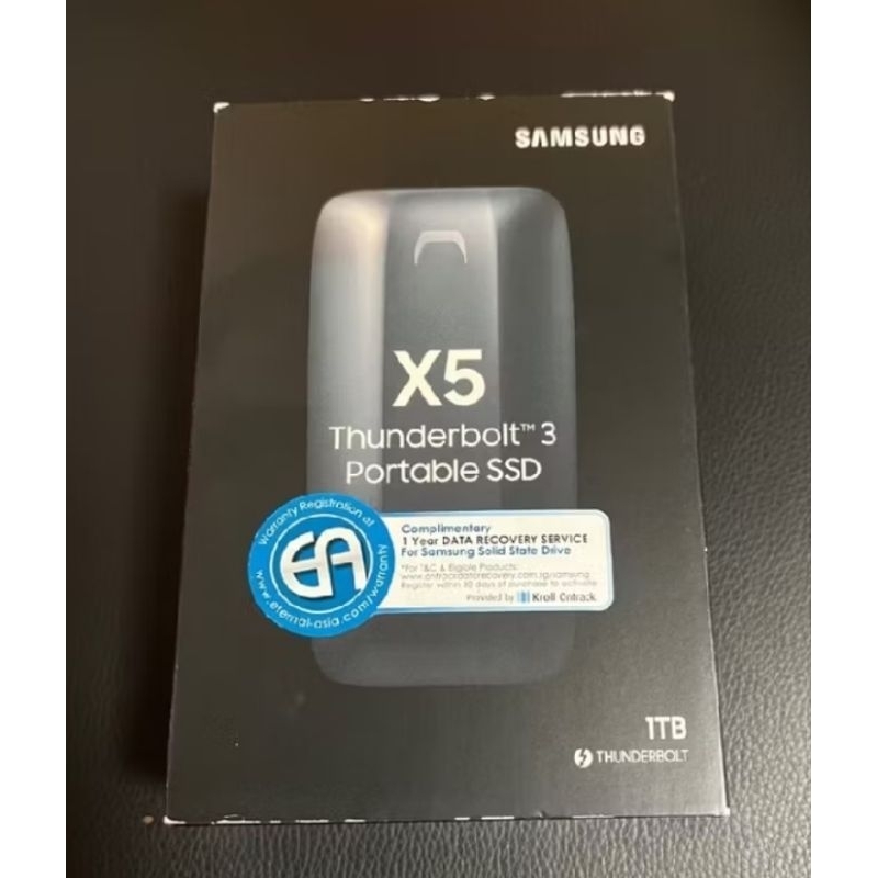 SAMSUNG X5 1TB Thunderbolt 3 Portable SSD