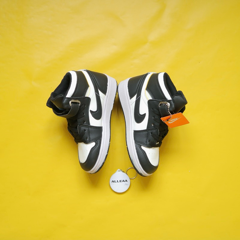 Sepatu AJ1 Anak Black White