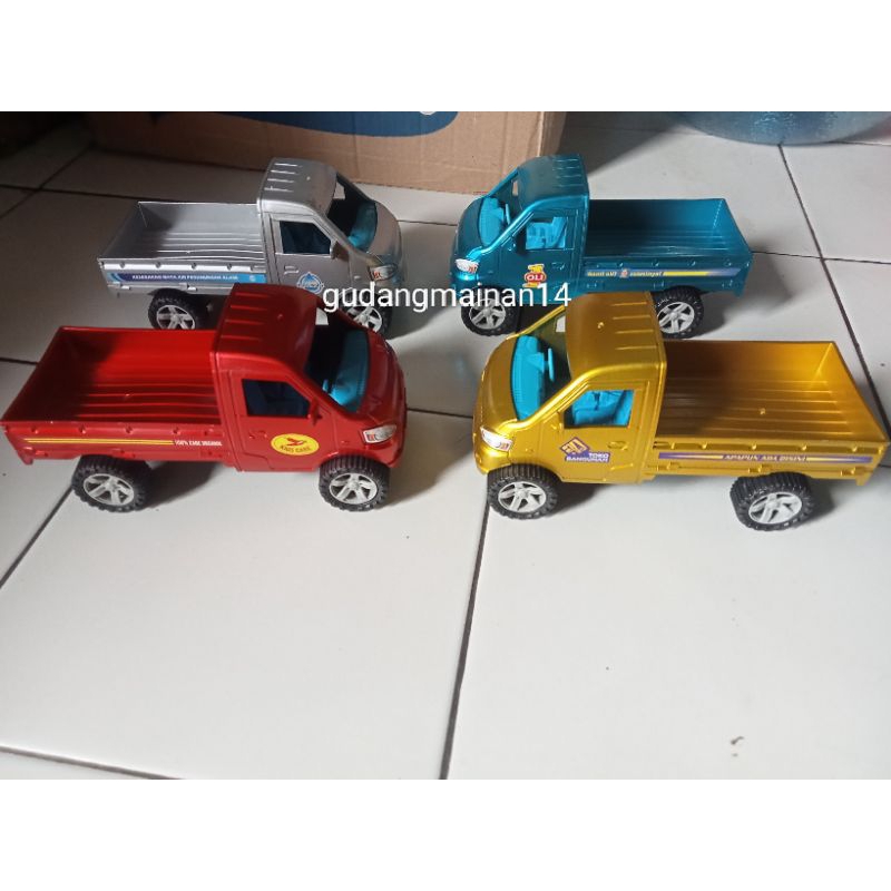 Mainan Miniatur Mobil Pick Up Metalik Pullback