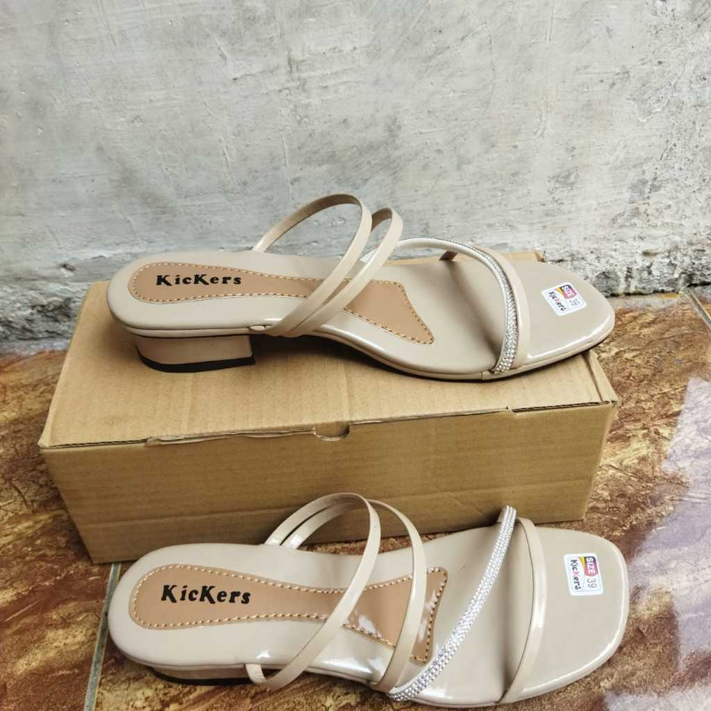SANDAL HEELS WANITA HAK TAHU