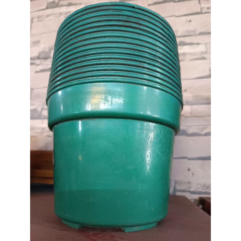 pot plastik hijau d.20cm