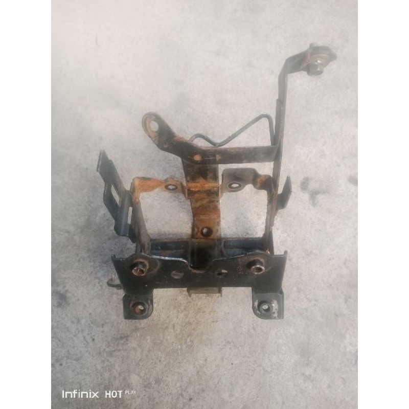 tempat wadah aki vario 110 karbu