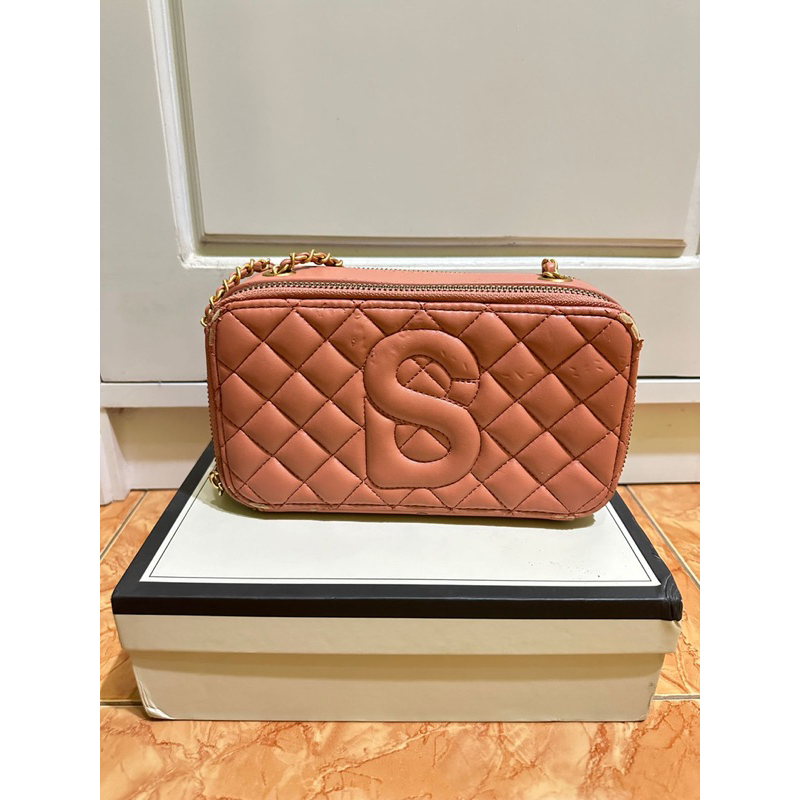 PRELOVED TAS BUTTONSCARVES