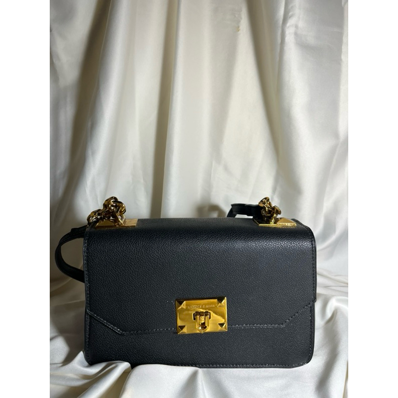 Preloved Tas Charles & Keith