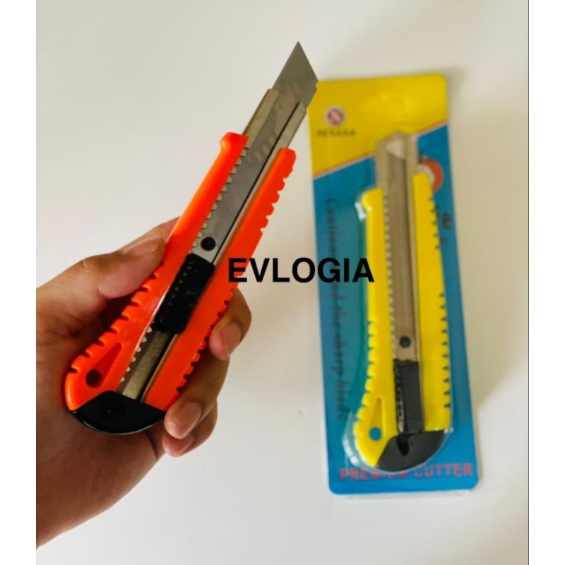 

Pisau Cutter Stainless Besar/Cutter 3 pcs Isi Cutter Mata Pisau Kater Tidak Licin