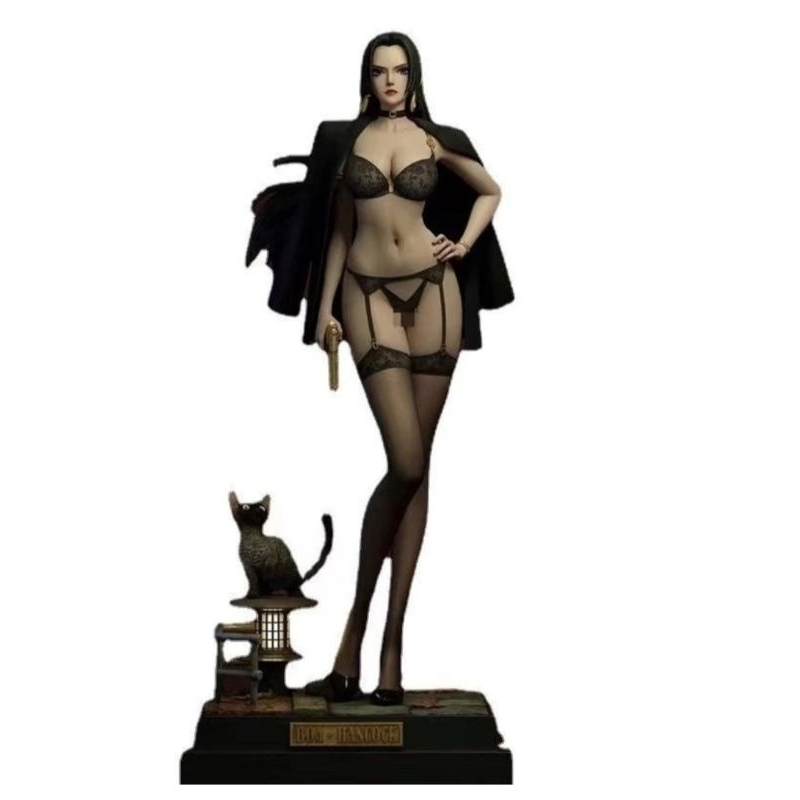 Action Figure Boa Hancock 2 tangan baju sexsi