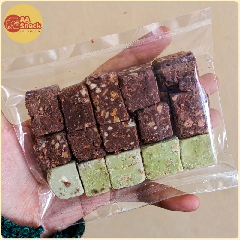 

Patahan Cokelat SQ Mix Mede Almond