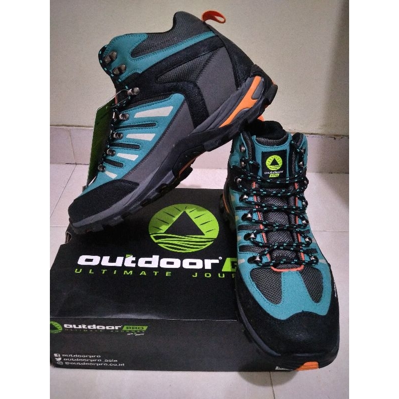 Sepatu Outdoor Pro Lynk