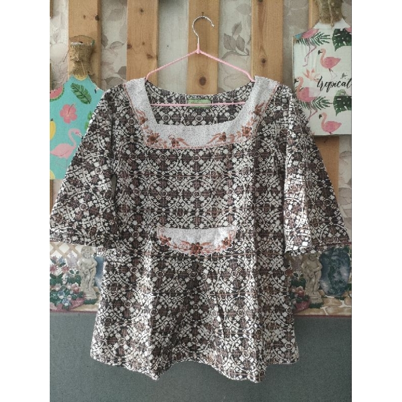 Preloved Blouse Batik Dewandaru