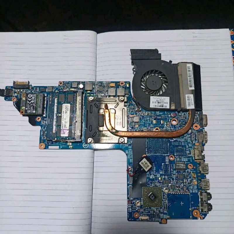 Mainboard Leptop HP ENVY Dv7 Model TPN-W107 CPU Amd A8-4500M APU With Radeon ( tm ) HD Graphics  Nor