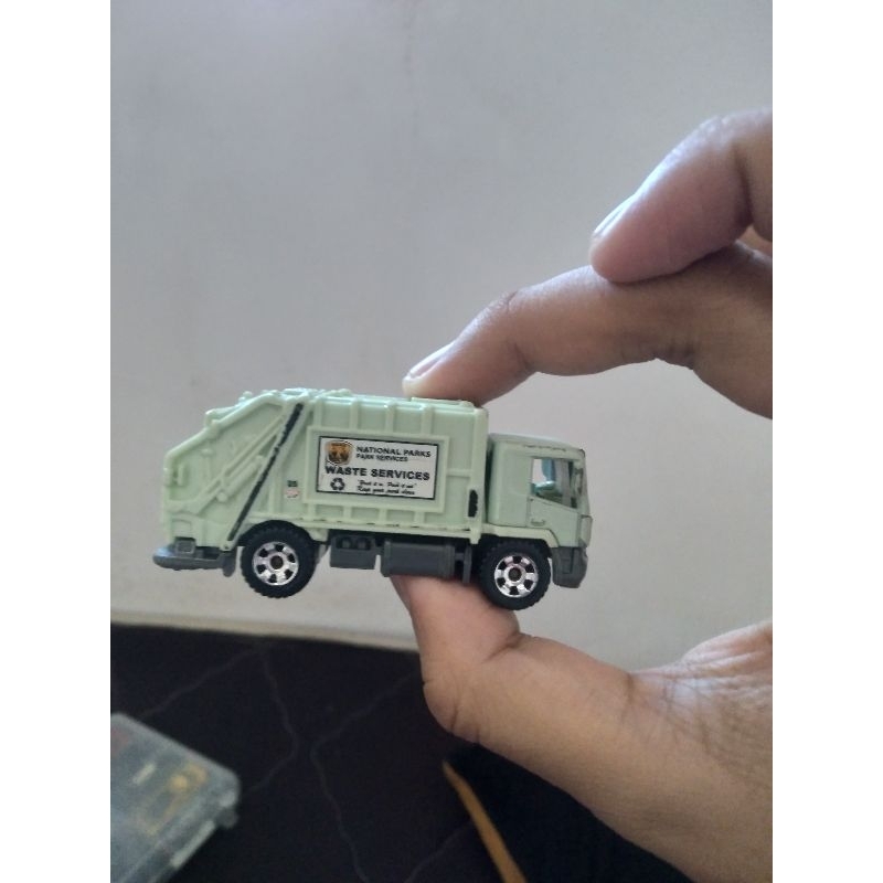 matchbox truk sampah