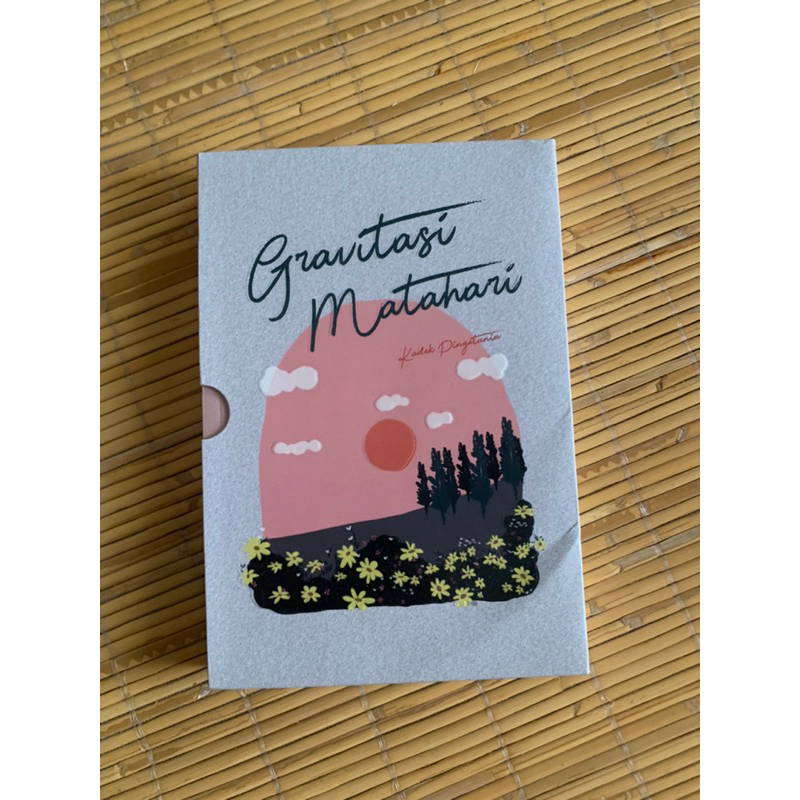 [PRELOVED] gravitasi matahari, lovesick, clumsy sisi