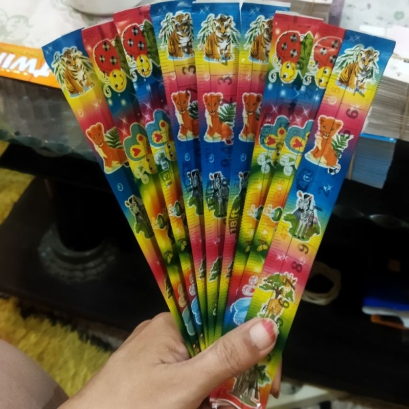 

penggaris gelang isi 10pcs / penggaris lipat.