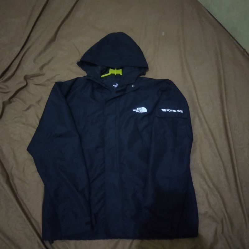 The north face jaket saku samping dan caps tnf