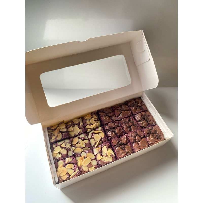

Taro Fudgy Brownies Blondies 20x10 By Hi Bites