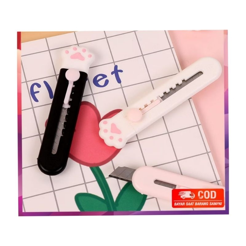 

Cutter mini bentuk footcat (pijakan kaki kucing)