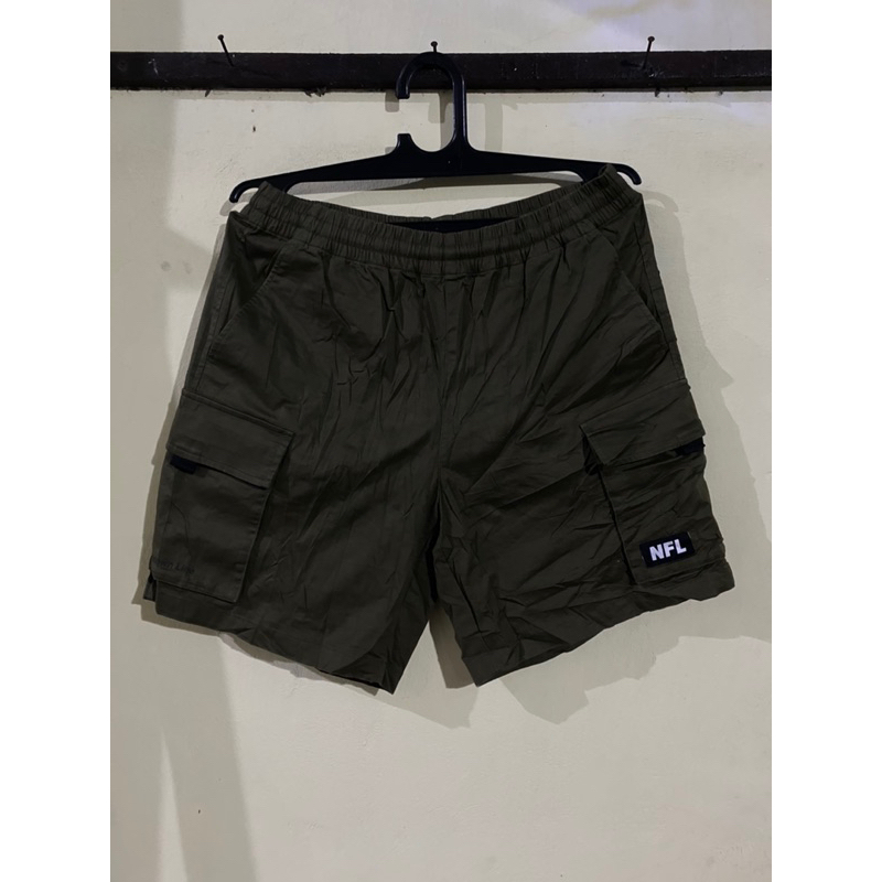 celana pendek cargo NFL warna hijau favorit