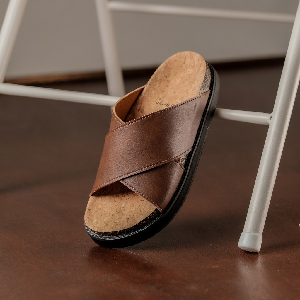 Sandal Slides Pria - Monark Leather Series Zoe Berlin - Sendal Cork Birken Vintage Puyuh Slide
