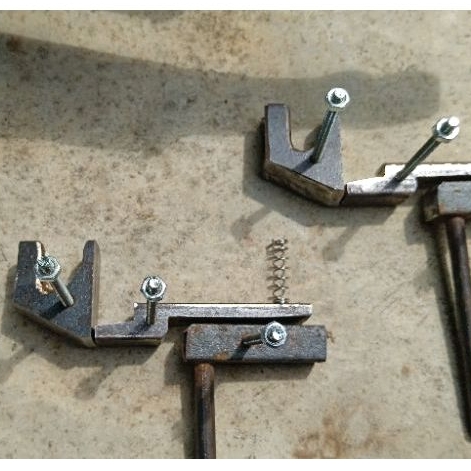 Gigi Pengait tali Cross bow