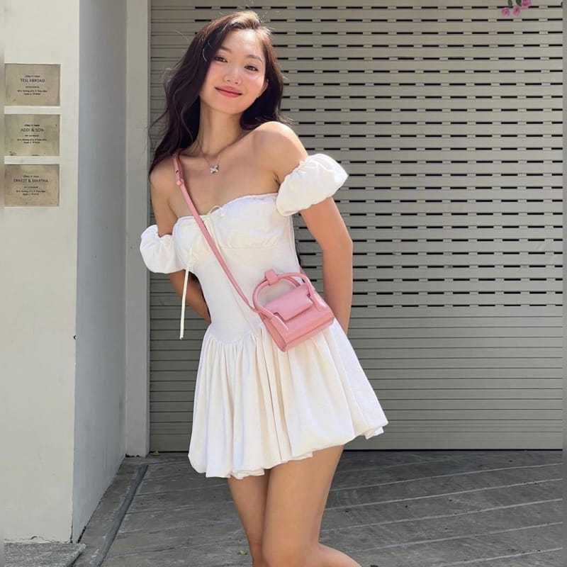 Lovy dress/Gaun rok di carousell/dress wanita terkini