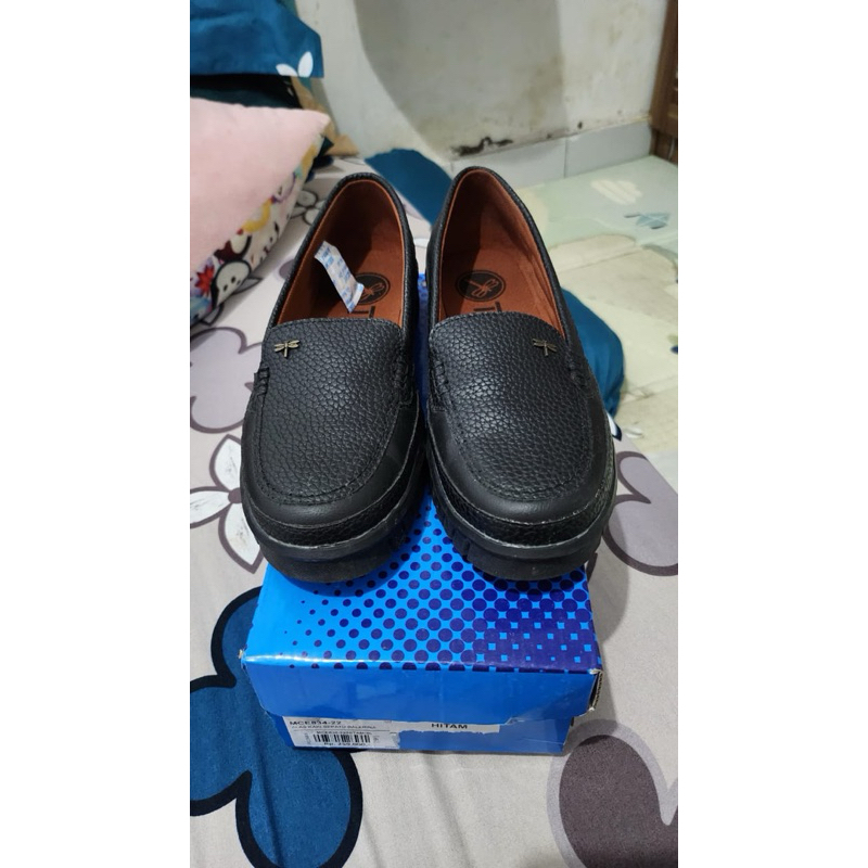 preloved sepatu wanita triset ori
