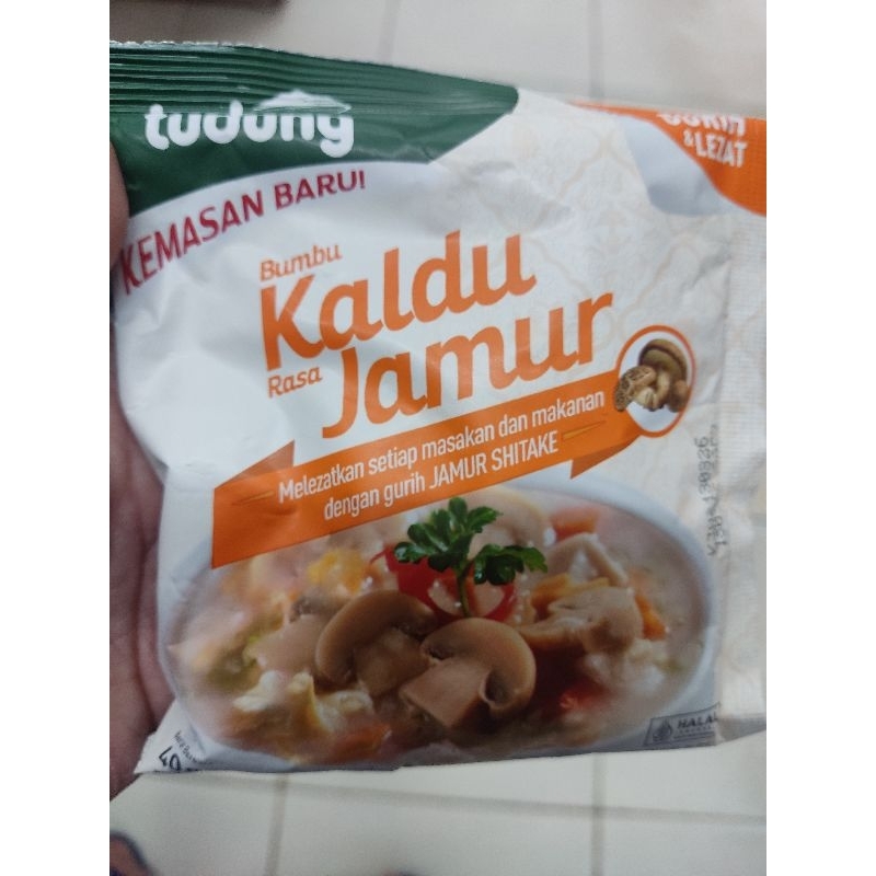 

tudung kaldu jamur 40 gr