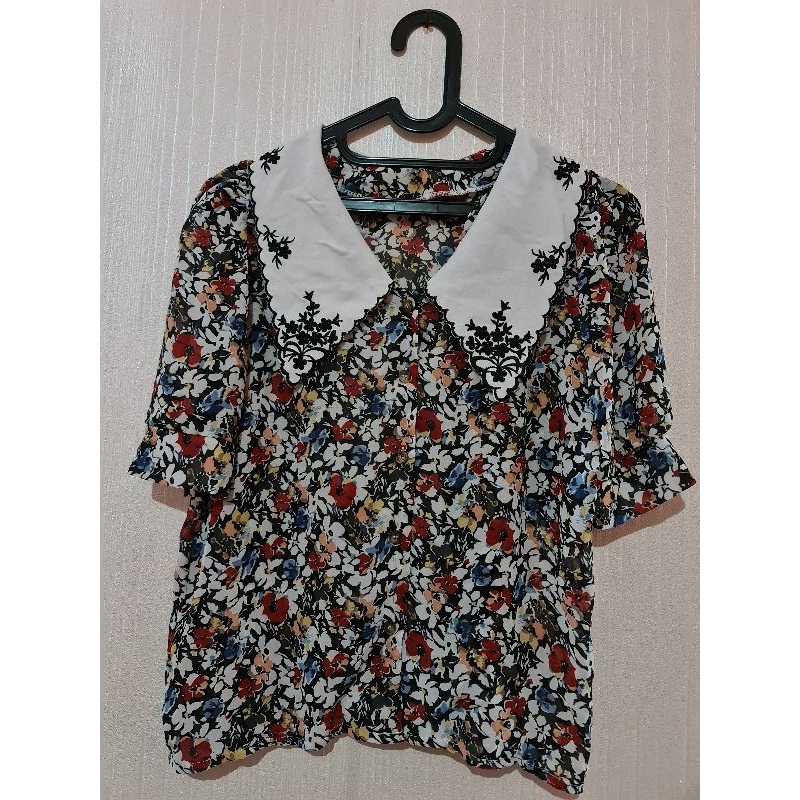 Blouse Lengan Pendek Bunga