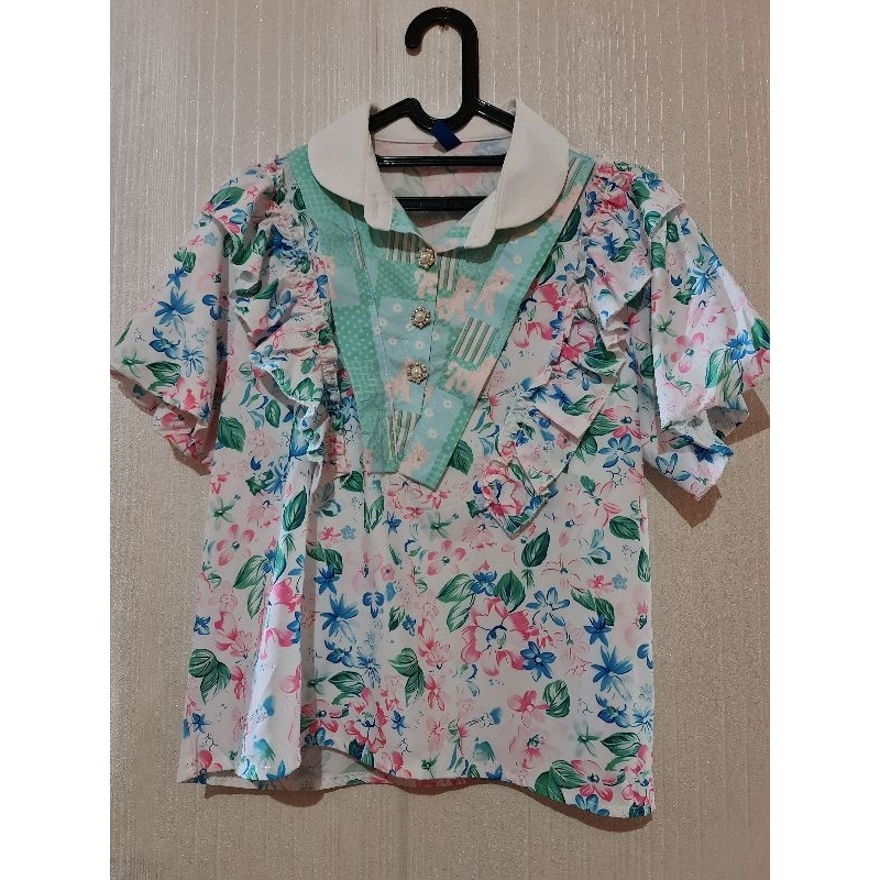 Blouse Lengan Pendek Bunga