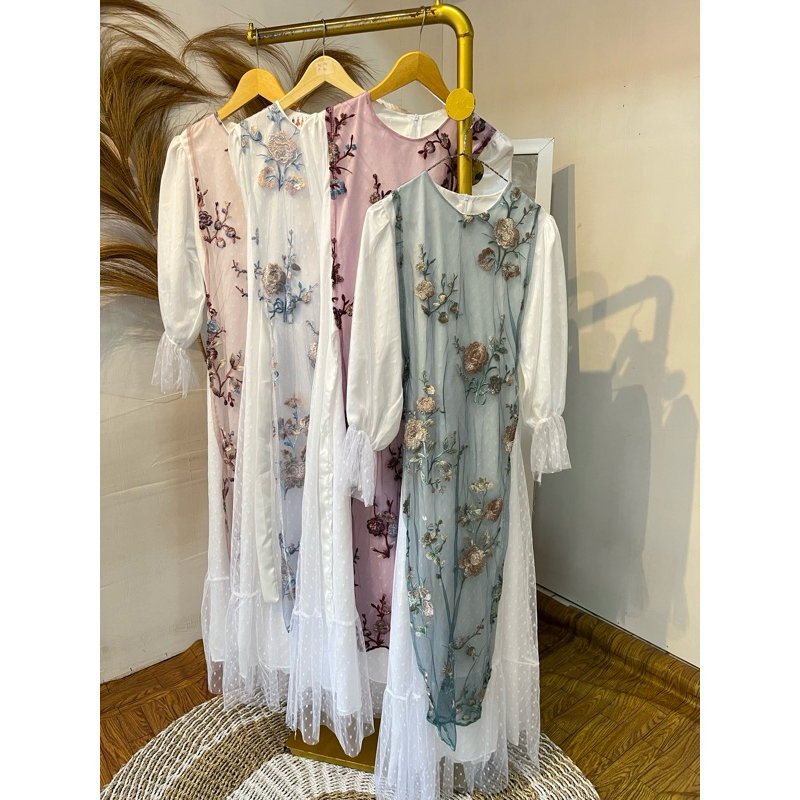 Gamis Tile Brokat Bunga