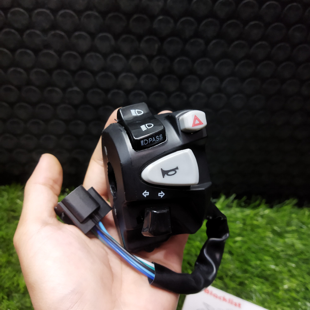 SAKLAR HOLDER KIRI VARIO 125 PLUS HAZARD DIM UNIVERSAL/SAKLAR KIRI HONDA VARIO 125