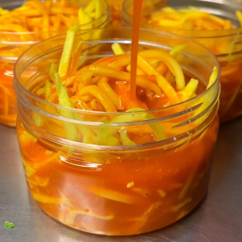 

Asinan Mangga Serut / Asinan Kuah Lemon Mangga Serut
