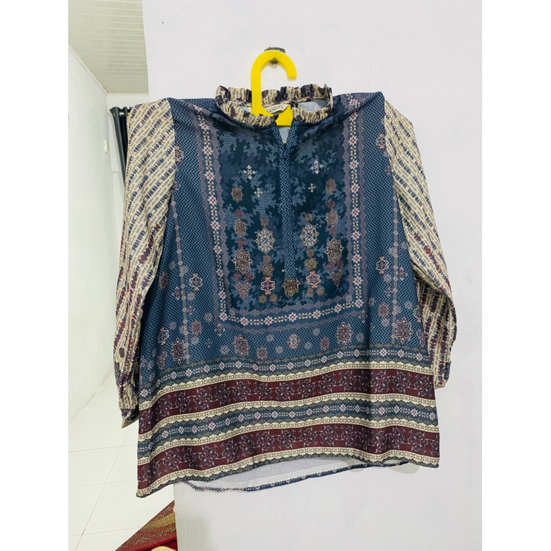 PRELOVED naraya blouse by HEAVEN LIGHTS