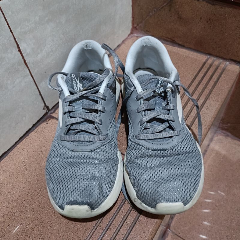 NEGO Sepatu olahraga casual wanita pria unisex preloved 38 Reebok