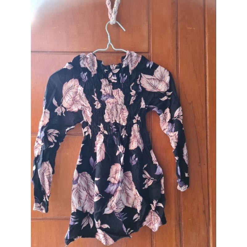 blouse bunga bunga hitam karet, kaos wanita hitam