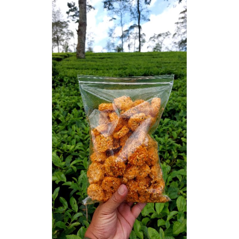

kerupuk rengginang matang rasa pedas manis