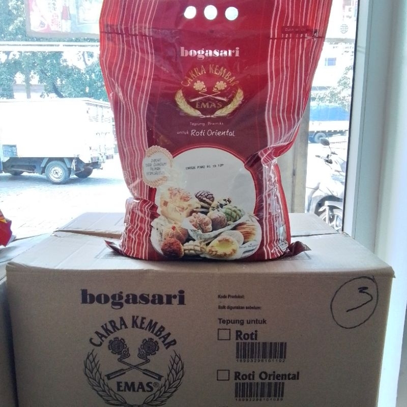 

Cakra Kembar Emas Roti Oriental 5kg 1dus Isi 6pack