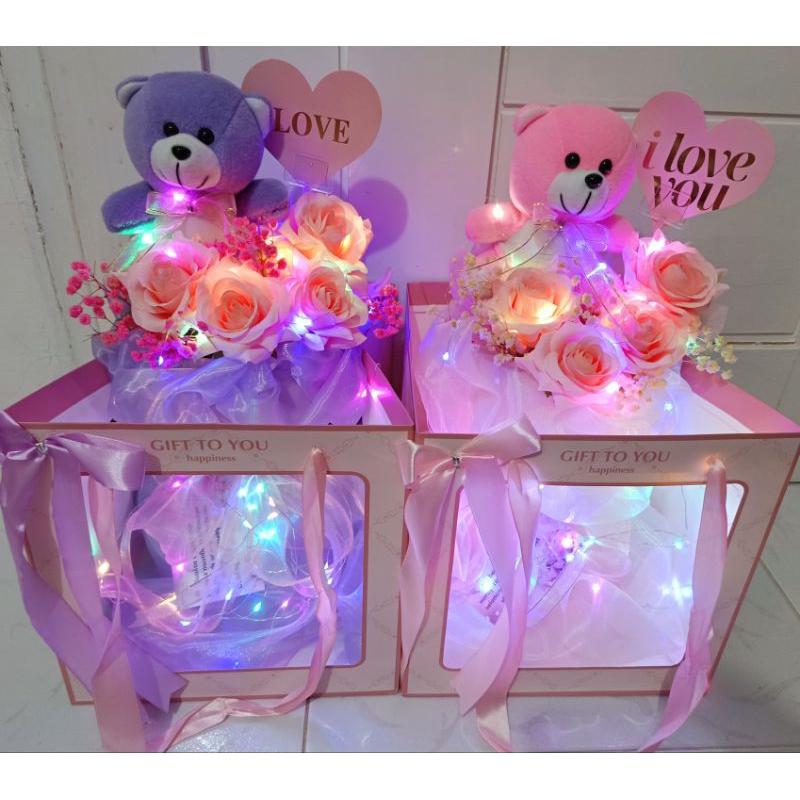 

BUKET VALENTINE / BUKET ULTAH / BUKET BUNGA / BUKET BONEKA / BUKET COKLAT / HAMPERS / KADO / GIFT / BUNGA LAMPU