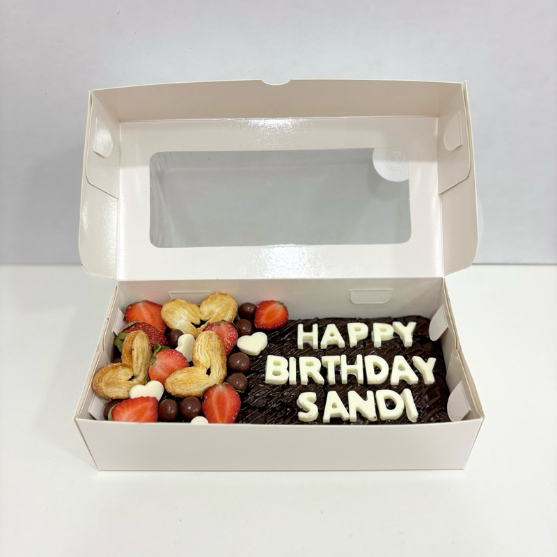 

birthday brownies chocoberry - free custom brownies - sofiaabakes