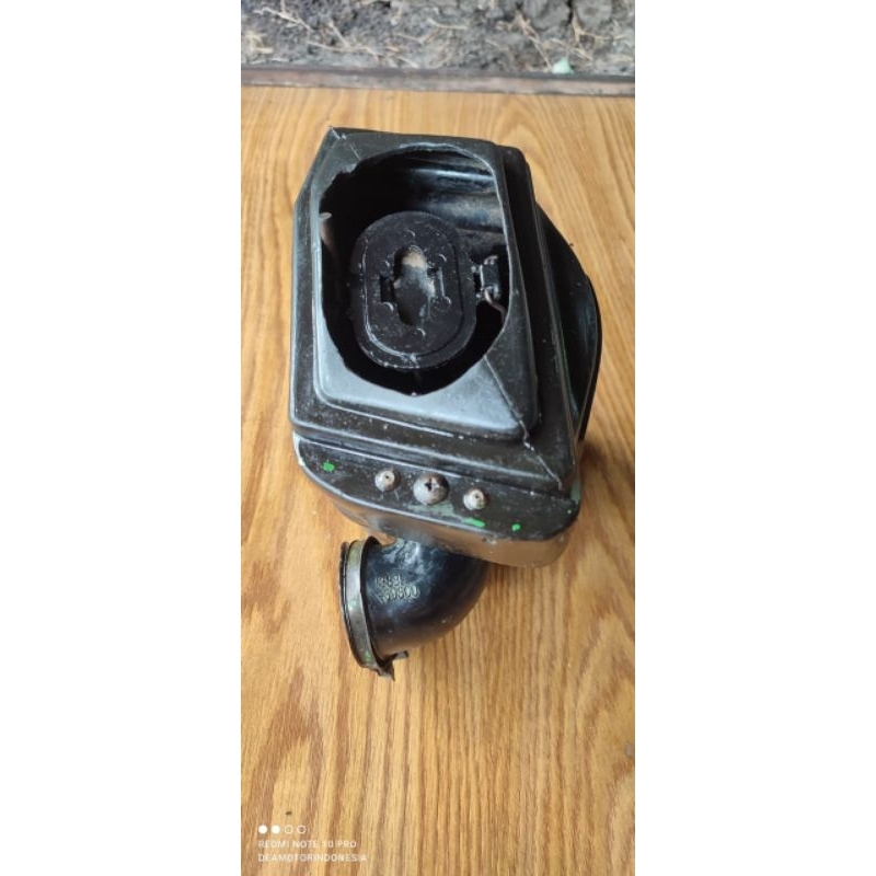 Box filter Suzuki TRS original/filter udara Suzuki TRS original/box filter Suzuki TRS katana origina