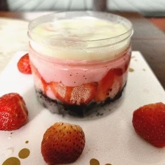 

BROWNIES CAKE PUDDING STRAWBERRY DESSERT JAR 300 GRAM