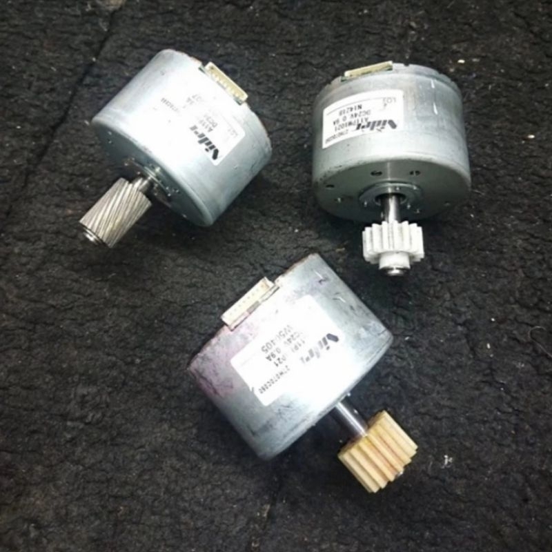 Harga 3 Pcs DC Motor BLDC NIDEC 24v - 0,9A Dinamo Generator