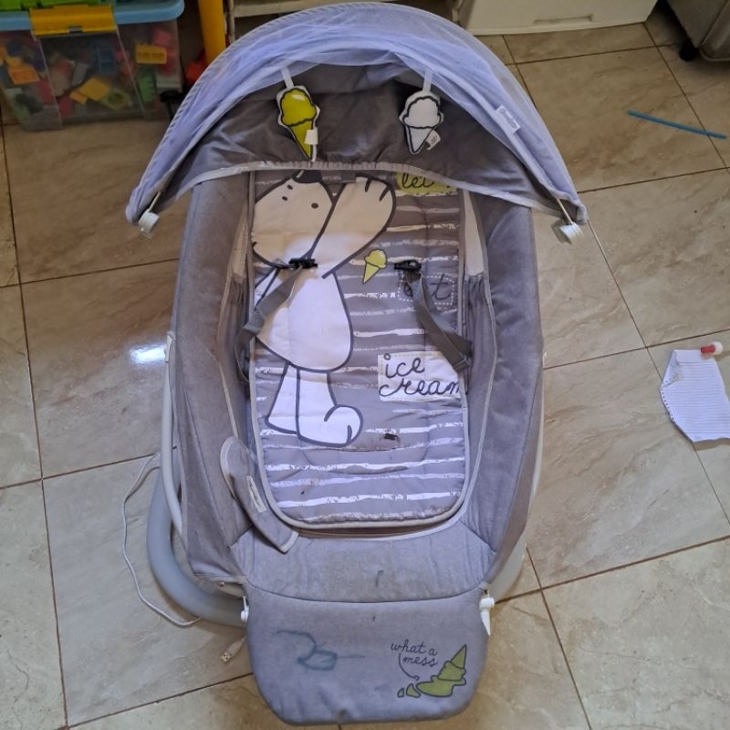 Preloved Cocolatte Snuggli Swing