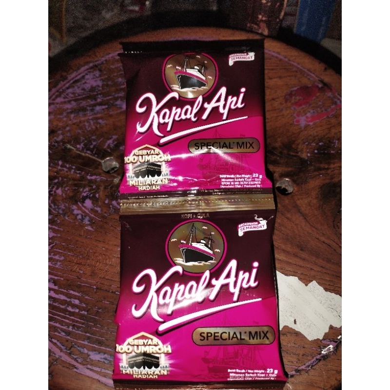 

Kopi Kapal Api Mix 23g Satu renceng 10 sachet