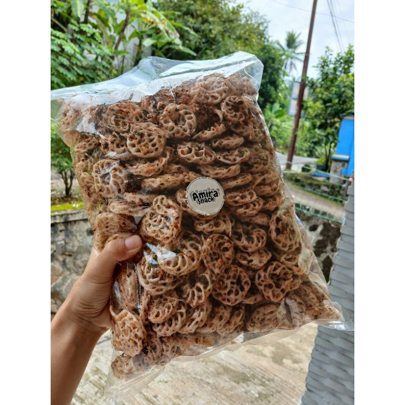 

Seblak kerupuk rafael Amira Snack bumbu chili oil extra daun jeruk