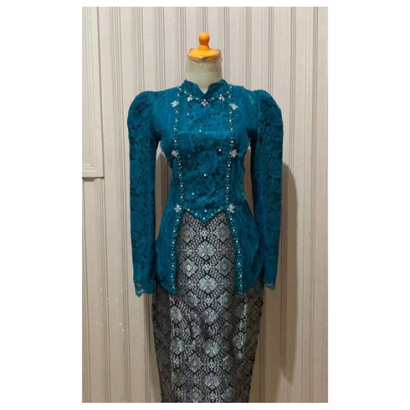 PRELOVED KEBAYA EMERALD BLUE KEBAYA.HIJAB