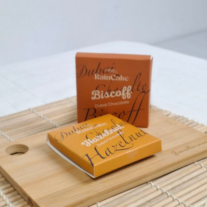 

Bogor Raincake - Bundling 2pcs Dubai Hazelnut Chocolate & Biscoff Reg 47gr