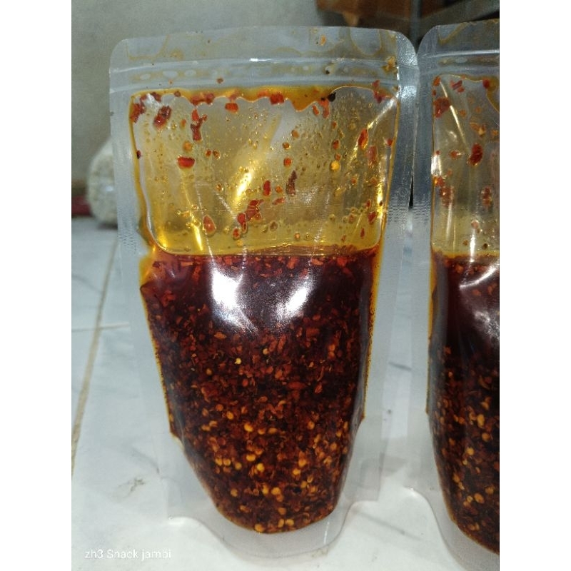 

Chili oil garlic rasa gurih asin pedas 250 gram