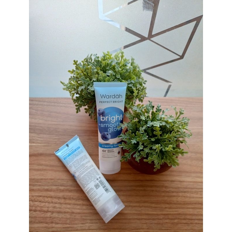 Wardah perfect bright creamy foam