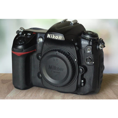 NIKON D300S BODI ONLY FULSET KAMERA SEMIPRO TANGGUH SIAP PAKAI BUKAN D600 D610 D700/NIKON/KAMERA NIK